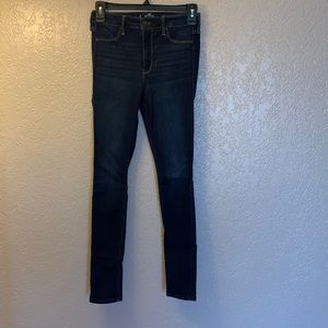 Hollister. W 26, L 28, 3 R.